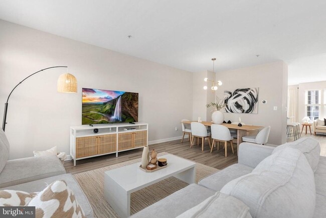 Building Photo - 709 Gaither Rd