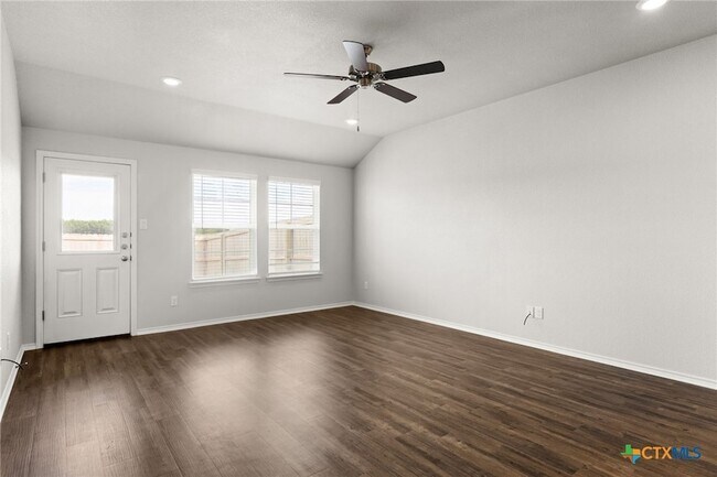 Building Photo - 1218 LEXINGTON Dr