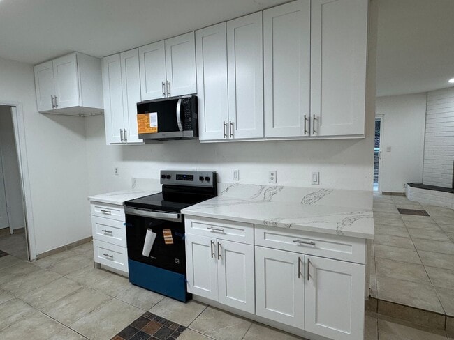 Building Photo - Beautiful Home in Mt. Helix