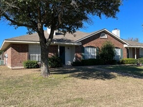 Building Photo - Midway ISD 2/2 Duplex
