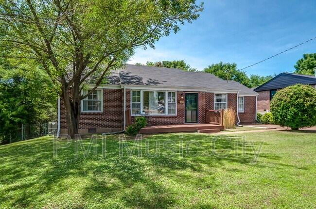 Primary Photo - 928 Crescent Hill Rd
