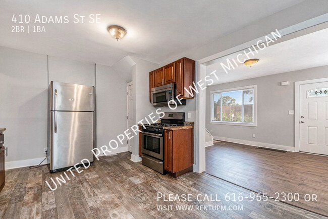 Building Photo - Available Now | Cozy 2 Bedroom 1 Bathroom ...