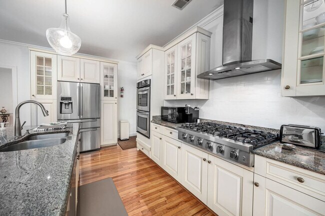 Building Photo - 11468 Club Dr