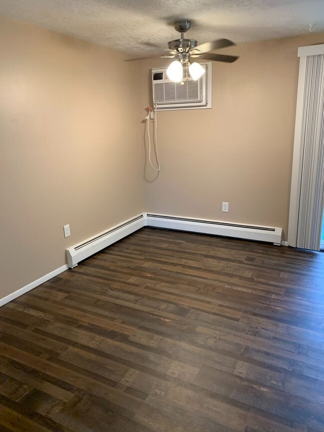 Building Photo - 2-Bedroom, 1-Bath