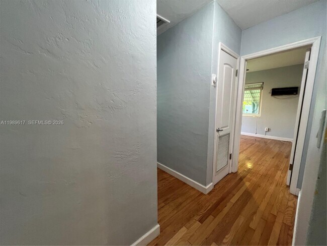 Building Photo - 432 Palmetto Dr