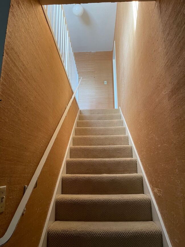 Building Photo - 8311 Buckingham Dr