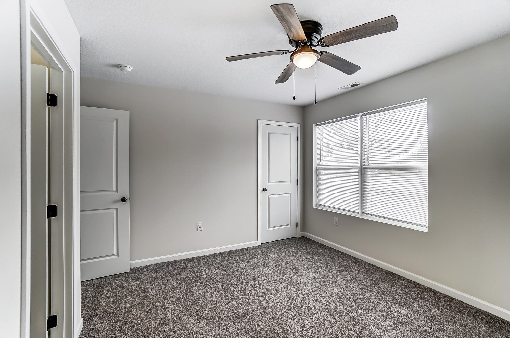 Building Photo - 1432 W Elm St