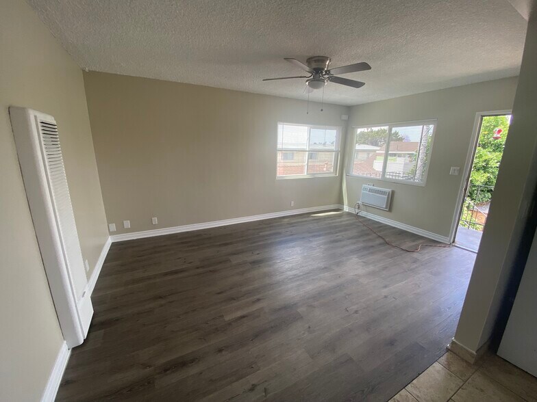 living room - 6230 Milton Ave