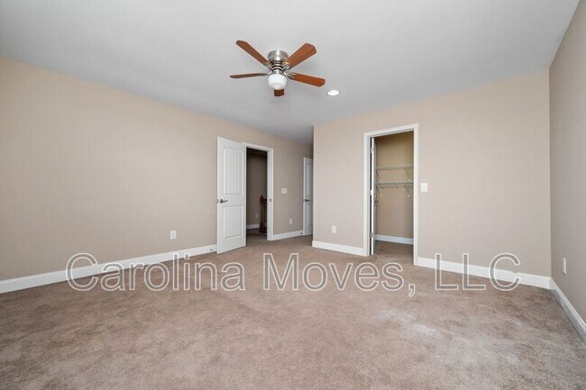 Building Photo - 213B Bell Heather Lane