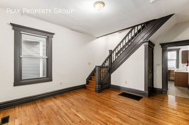 Building Photo - 180-182 W. 8th Avenue-182 W. 8th Avenue