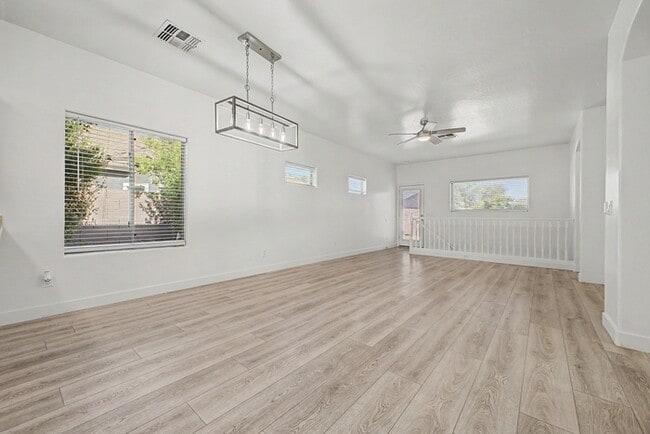 Building Photo - 3533 E Joseph Way