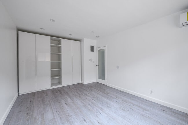 Building Photo - 337 Rexford Dr