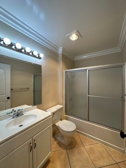 Building Photo - 227 Woodland Pky