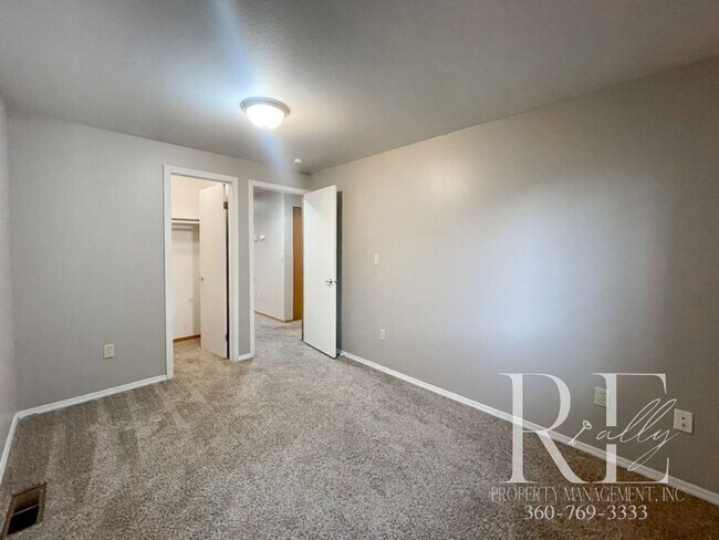 Building Photo - Stunning 3-Bedroom Home with Vaulted Ceilings, RV Parking & Fenced Yard!