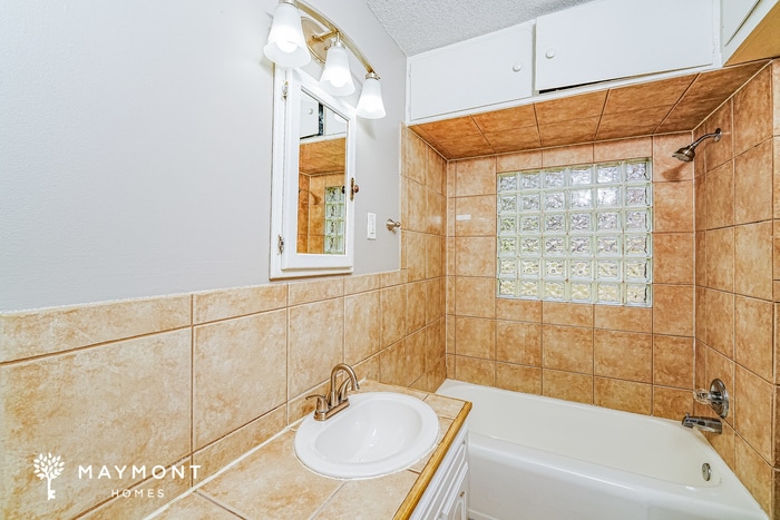 Building Photo - 1032 Melody Dr