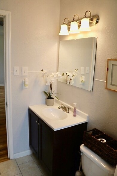 Bathroom with 30" vanity - 1439 N Olympia Ave