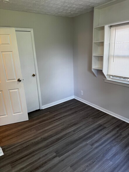 Building Photo - 4076 Prescott Ave