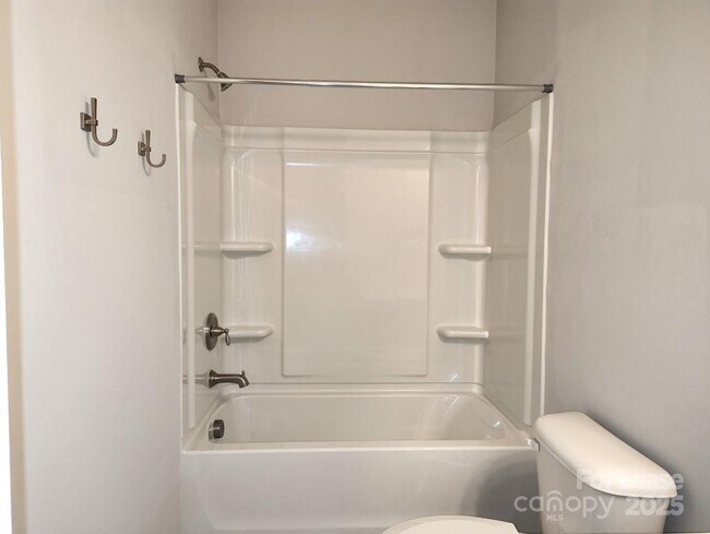 Building Photo - 3327 Glenn Hope Wy