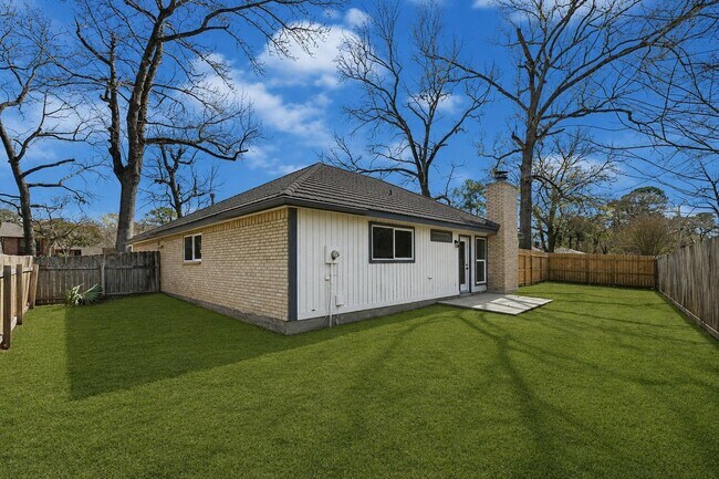 Building Photo - 3203 Falling Brook Dr