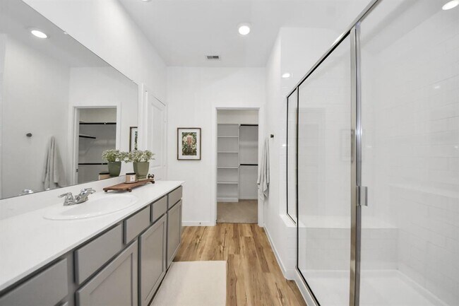 Building Photo - 31703 Daisy Draper Ln
