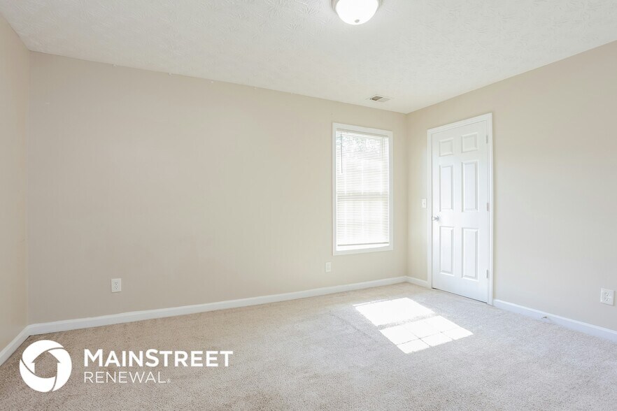 Building Photo - 3909 Riverside Pkwy