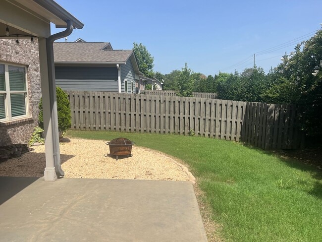 Building Photo - Must See Home In Madison City!