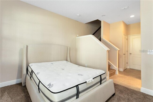 Building Photo - 1412 Lobelia Dr