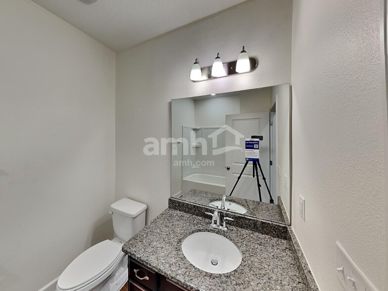 Building Photo - 3054 Creek Village Ln