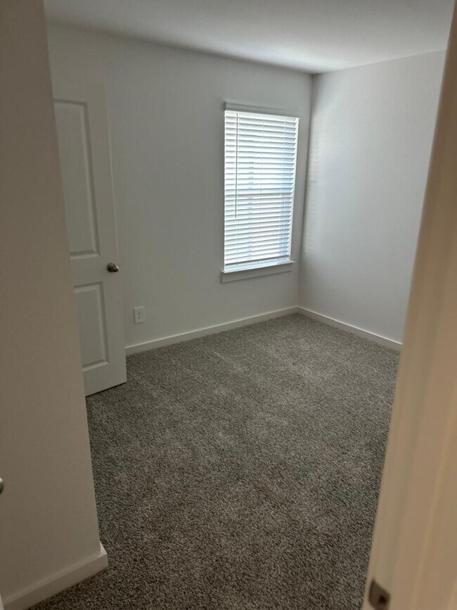 Building Photo - 8027 Marchese Dr