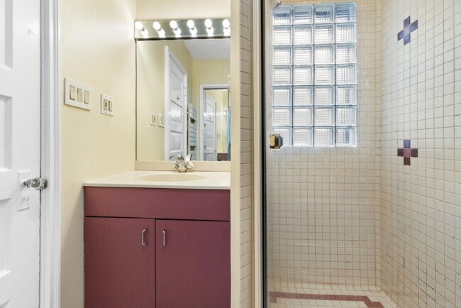 Building Photo - 222 Rawson Rd