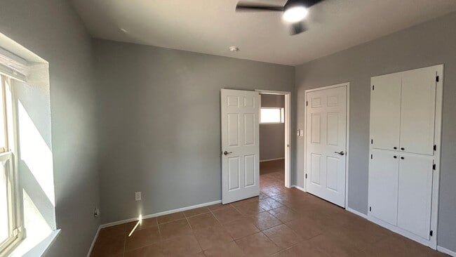 Building Photo - 1337 W Orangeburg Ave