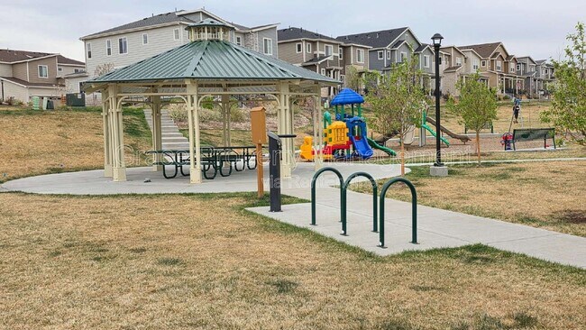 Building Photo - 5358 Routt St