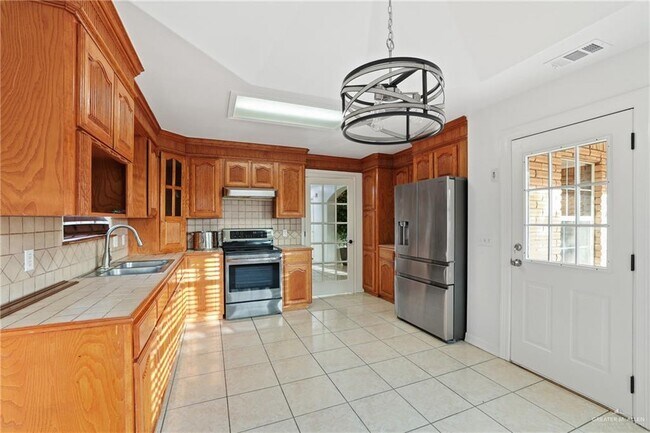 Building Photo - 25 Via Cantera Dr