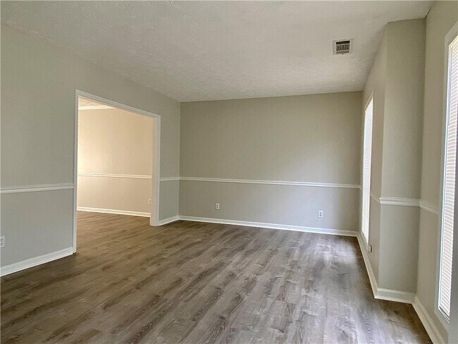 Building Photo - 4609 Insdale Ln NW