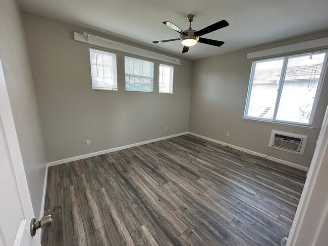 Building Photo - Beautiful 4 Bedroom 3 Full Bath Tracy Home