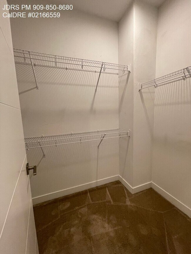 Building Photo - El Monte 2 Bedroom Townhome