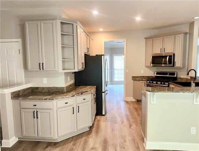 Building Photo - 2887 Montview Dr SW