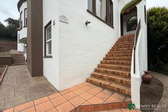 Building Photo - Charming Victorian 3 Bedroom Home in Colma