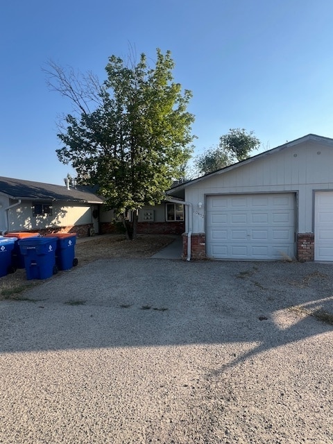 Building Photo - South Boise Duplex With Garage!