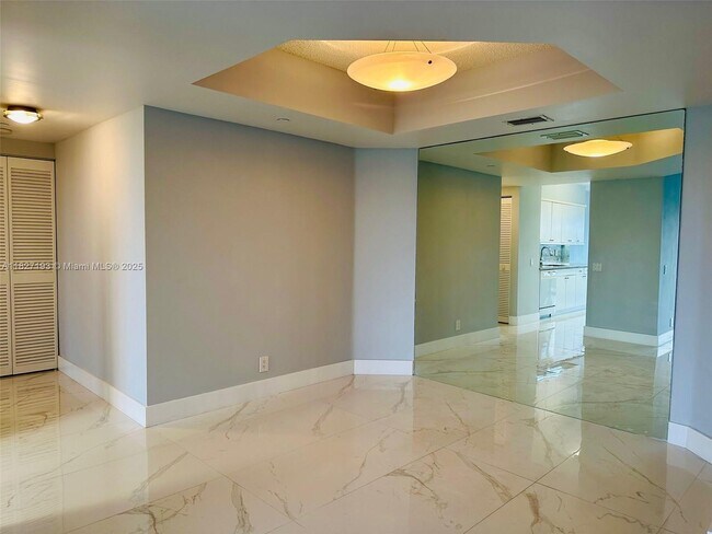 Building Photo - 3640 Yacht Club Dr