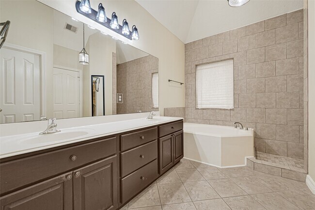 Building Photo - 14007 Tobago Ct