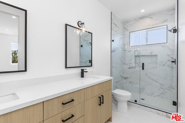 Building Photo - 5048 Cleon Ave