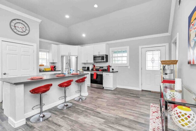 Building Photo - 2615 Arbor St