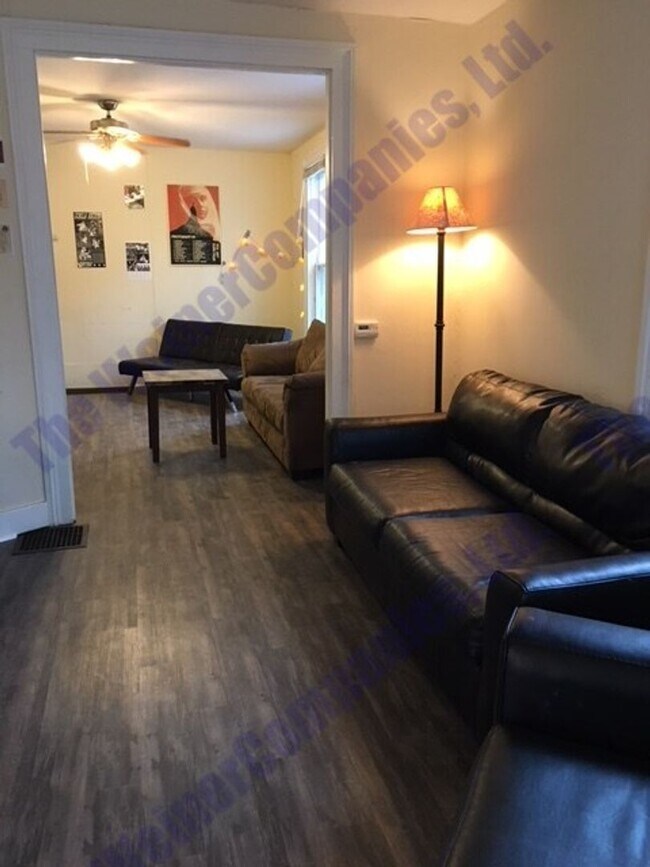 Building Photo - Sublease available this July!