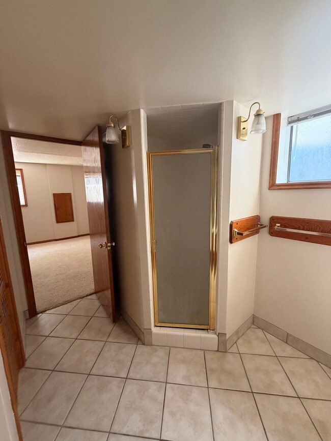 Building Photo - 486 Clover View Dr