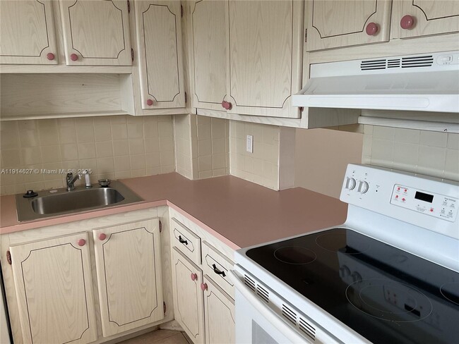 Building Photo - 251 Berkley Rd