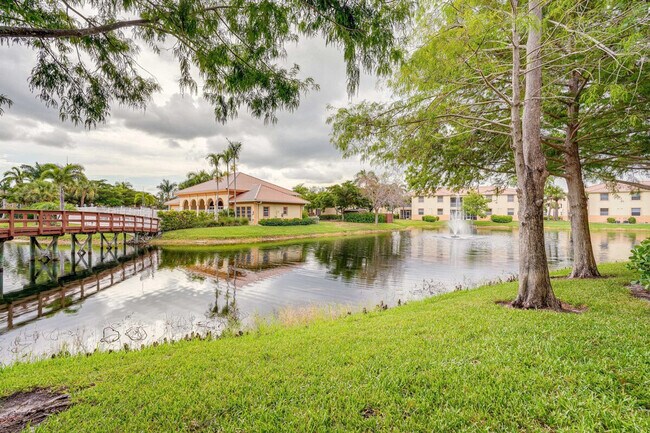 Building Photo - 15430 Bellamar Cir