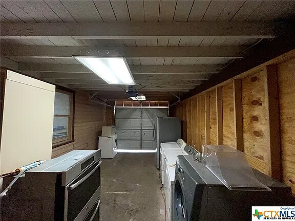 Building Photo - 2905 Taft St