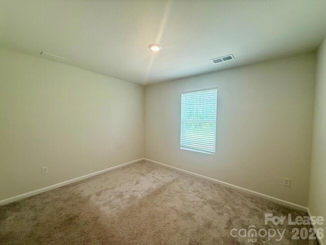 Building Photo - 2834 Oldfield Dr