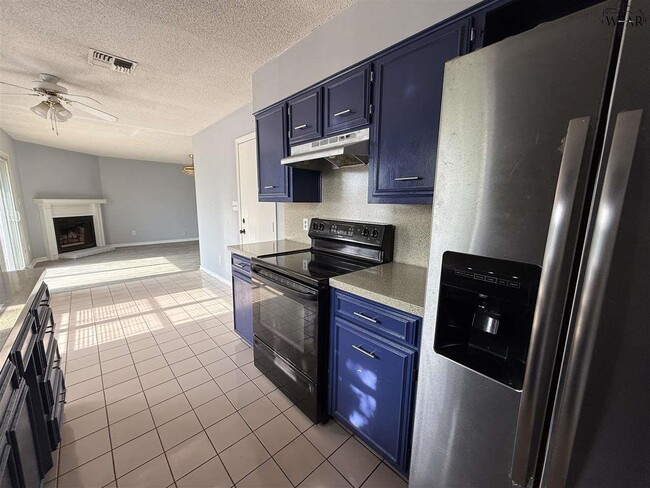 Building Photo - 5307 Hooper Dr